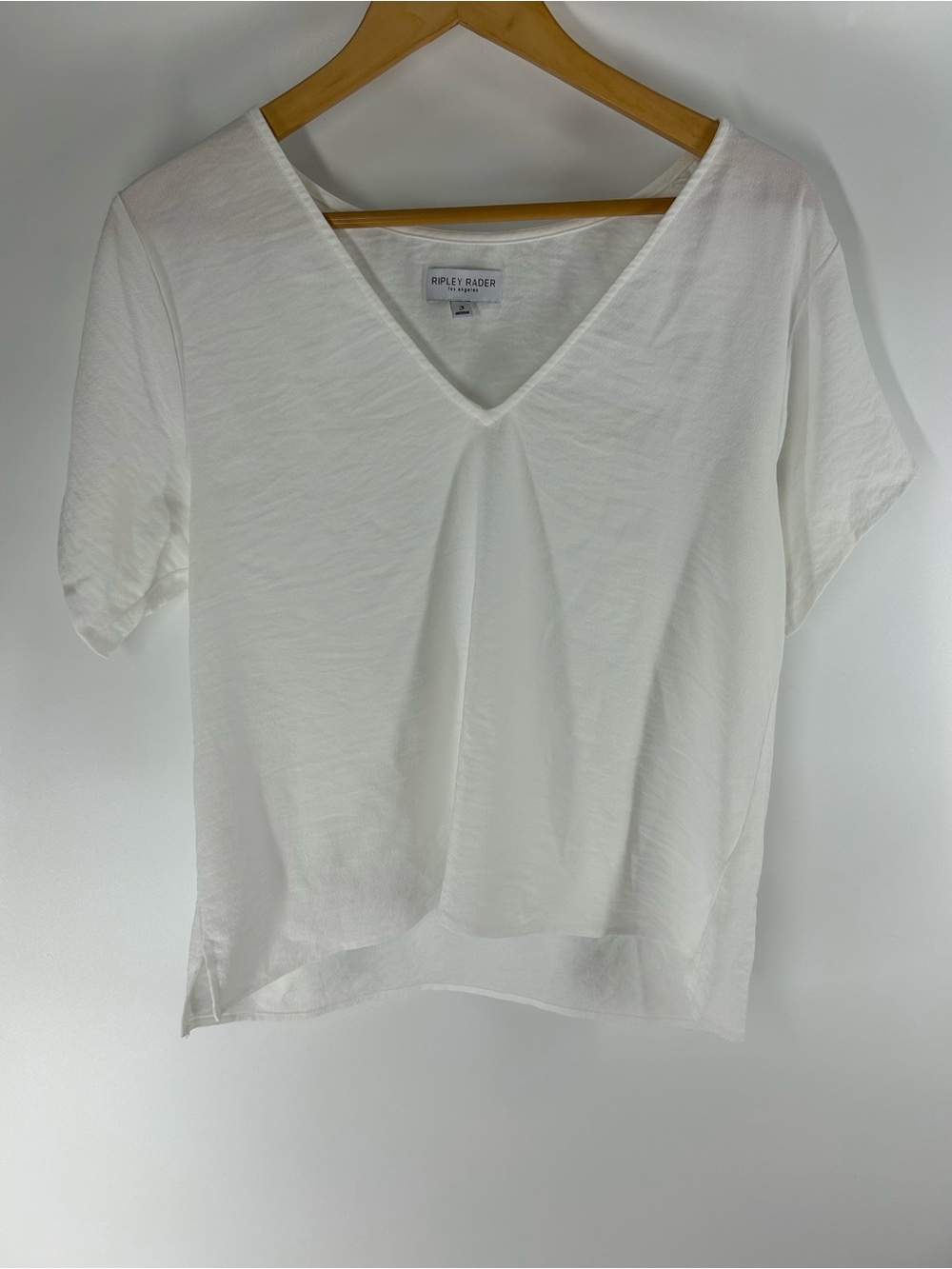 Ripley Rader Women's White V-Neck Short Sleeve Blouse
